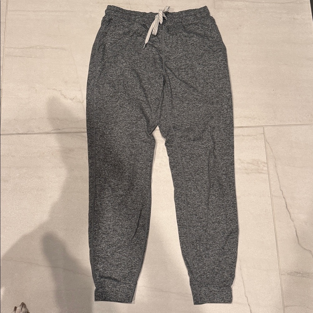 Vuori Women's Grey Heather performance Jogger Pants - Drawstring Waist XS-long